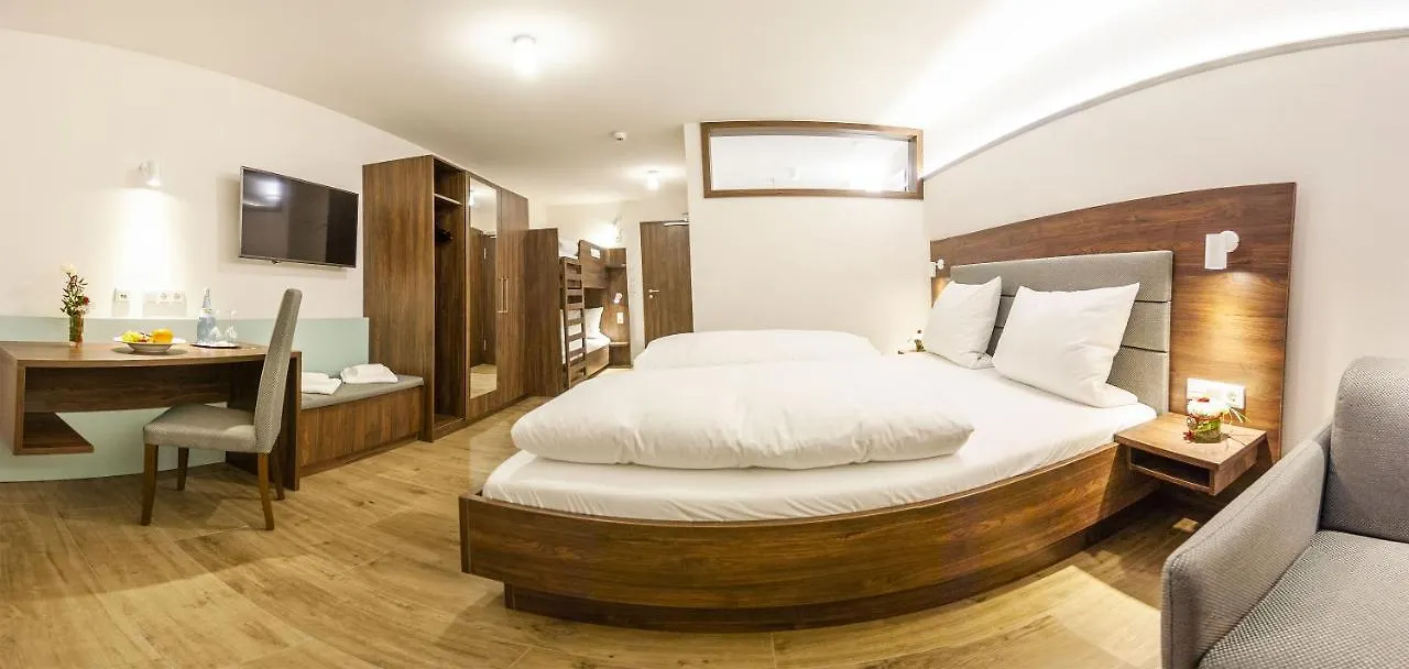 Hotel-Gasthof Krone Greding 3*,